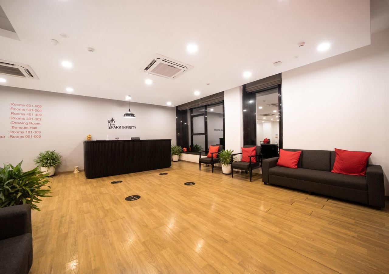 The Park Infinity Hotel Surat Buitenkant foto
