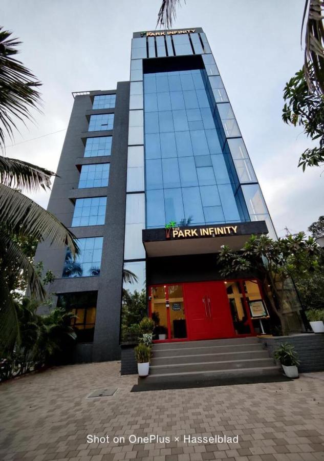 The Park Infinity Hotel Surat Buitenkant foto