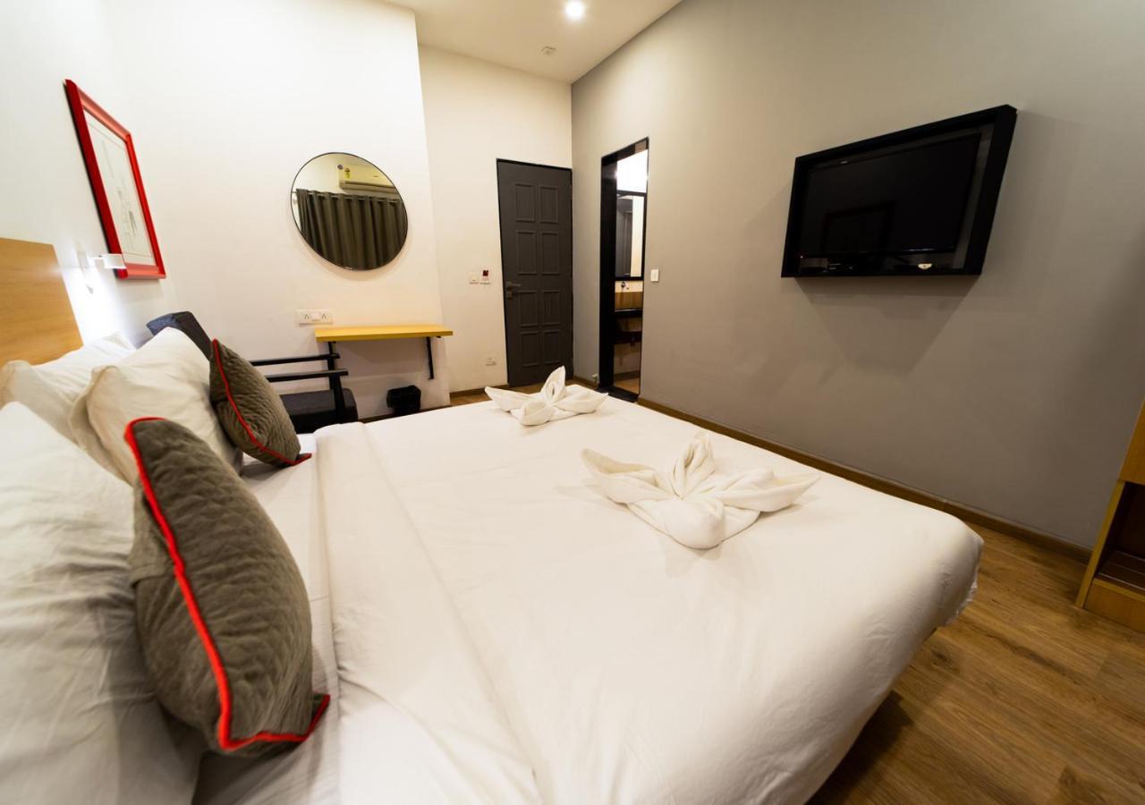 The Park Infinity Hotel Surat Buitenkant foto