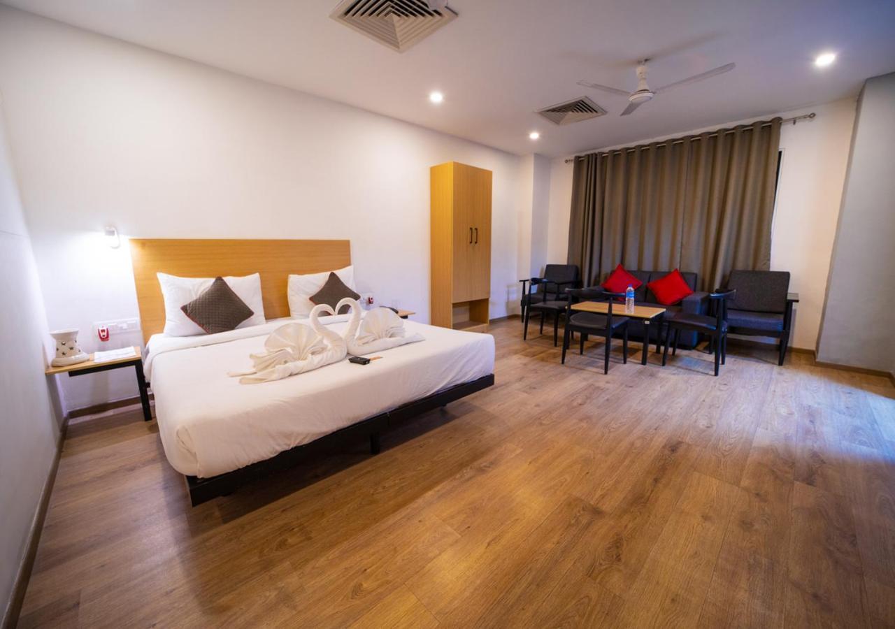 The Park Infinity Hotel Surat Buitenkant foto